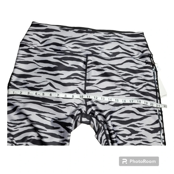 Good American Core Strength Zebra Print Legging - Picture 6 of 8